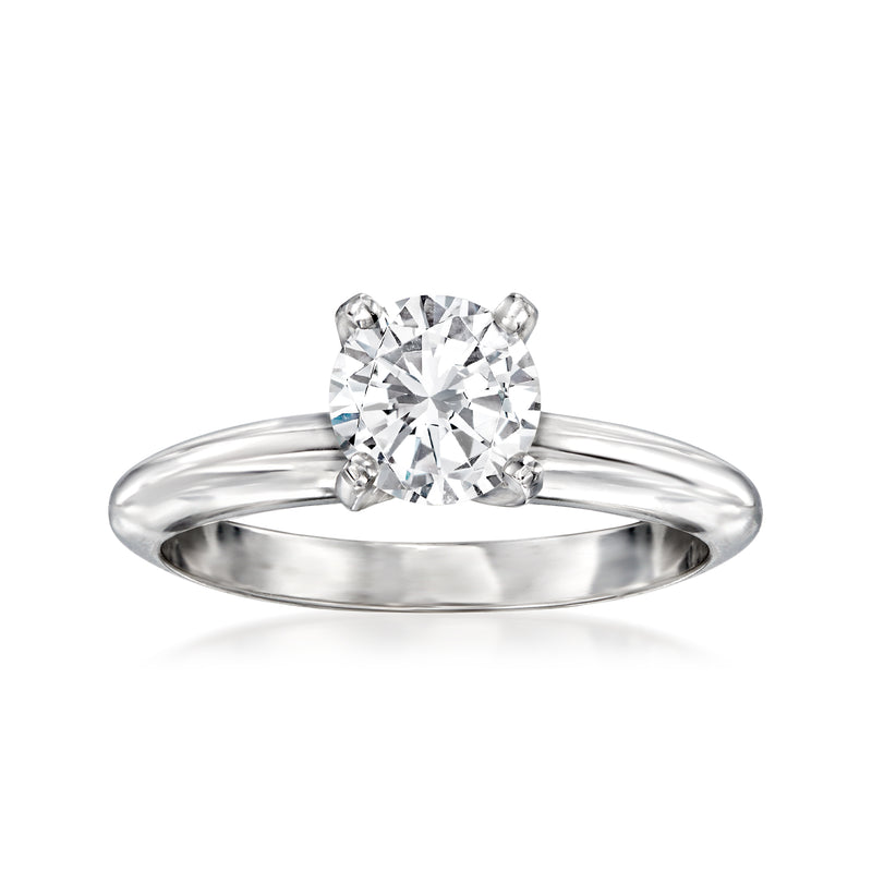 Diamond solitaire ring in 14kt white gold with round center stone