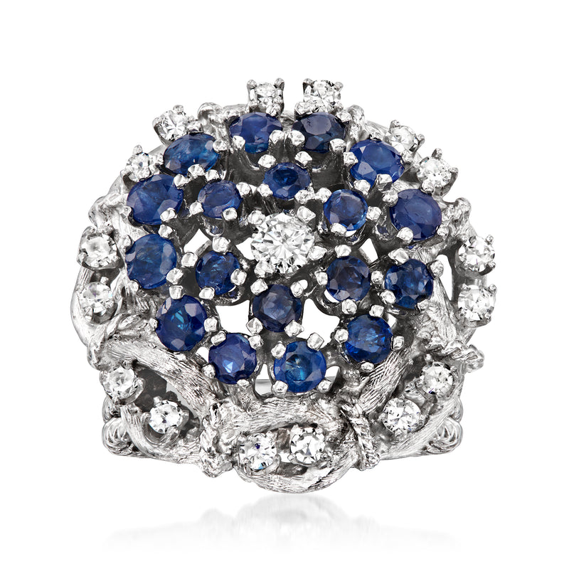 Vintage flower ring in 14kt white gold with blue sapphire and sparkling diamond stones