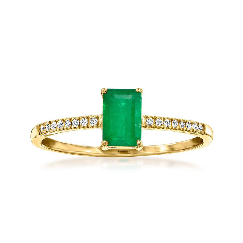 Emerald ring with diamonds in 14kt yellow gold
