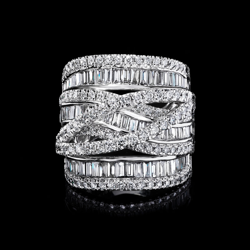 14kt white gold diamond highway ring, top view with baguette and round diamonds