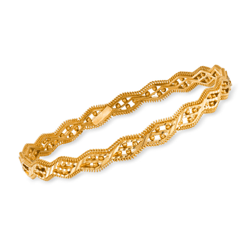 Vintage 22kt yellow gold textured bangle bracelet with lattice detail