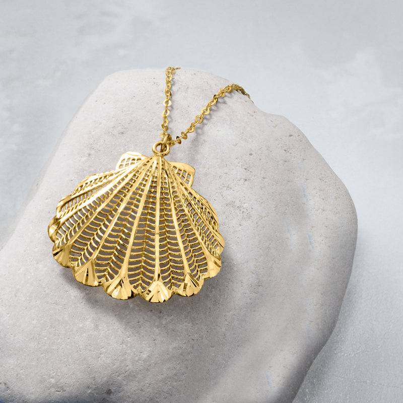 Yellow gold scallop seashell pendant necklace with textured fan shell design