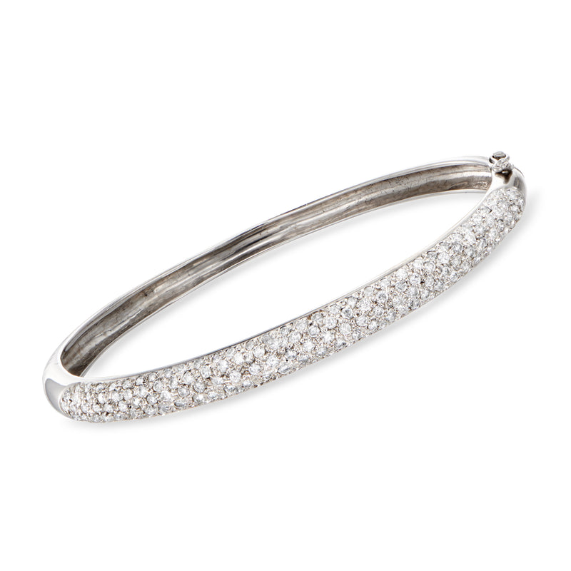 Diamond bangle bracelet in 14kt white gold