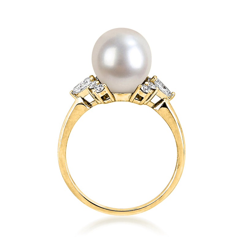 14kt yellow gold ring featuring white cultured pearl set with diamond side stones