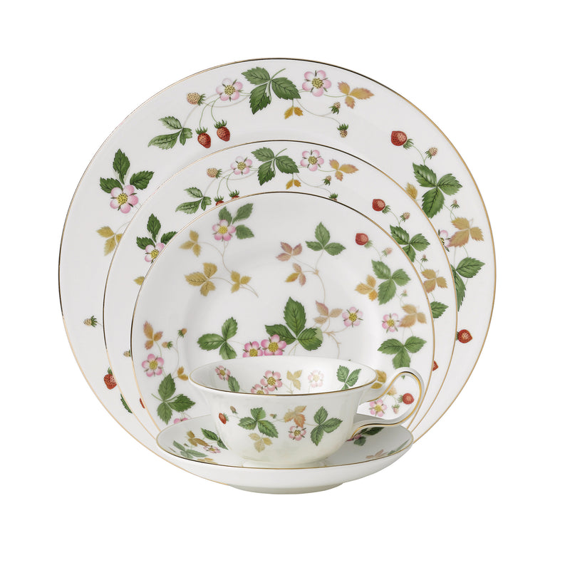 Wedgwood Wild Strawberry dinner plate with gold rim and berry-floral design