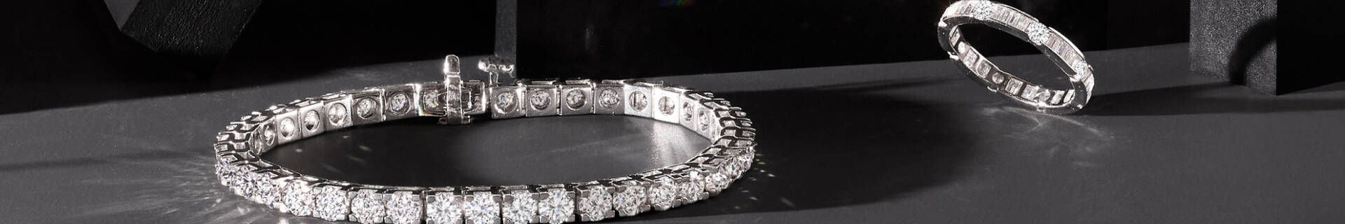 Diamonds bracelets and necklace in Sterling Silver