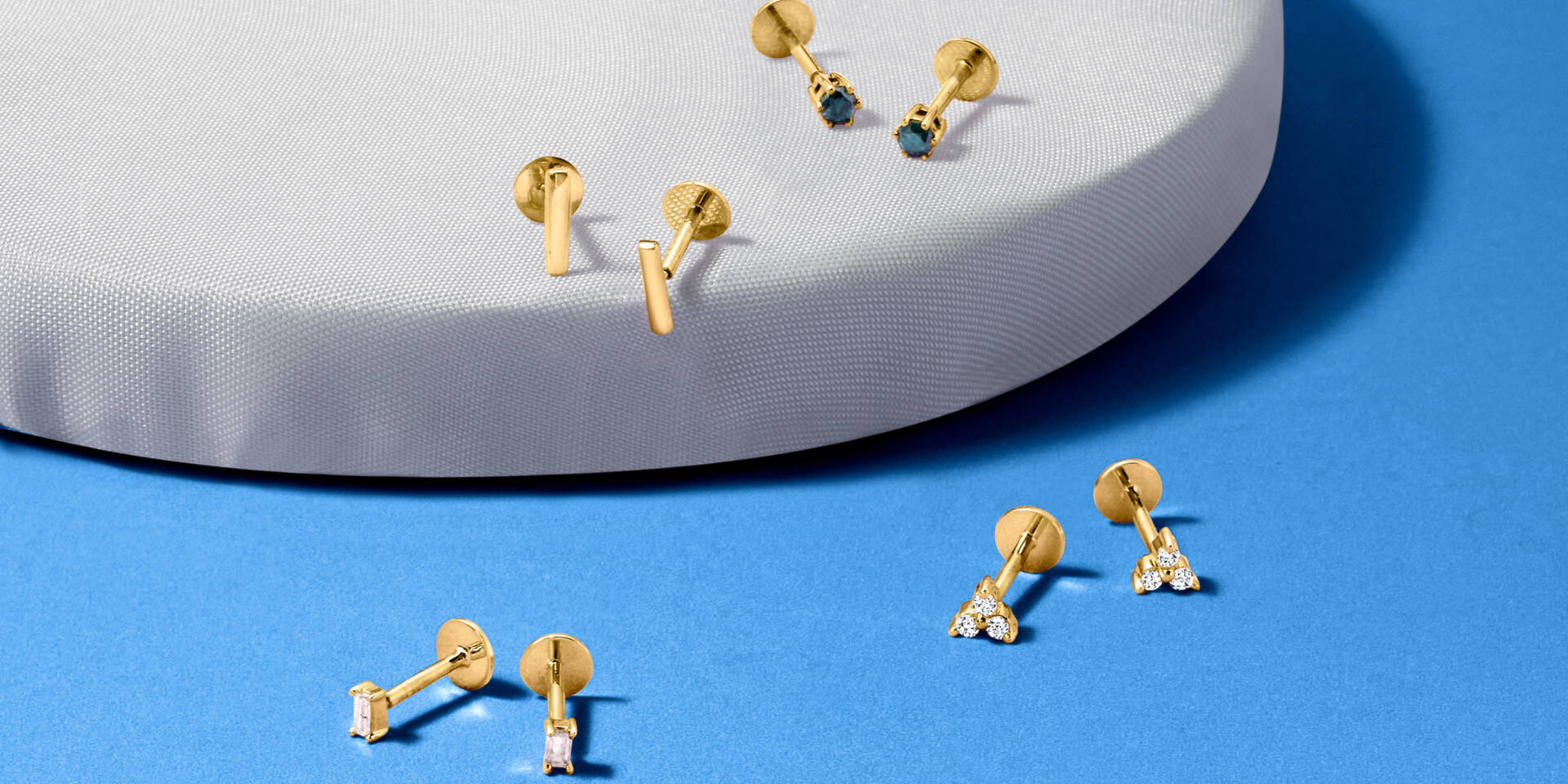 4 pairs of flatback earrings