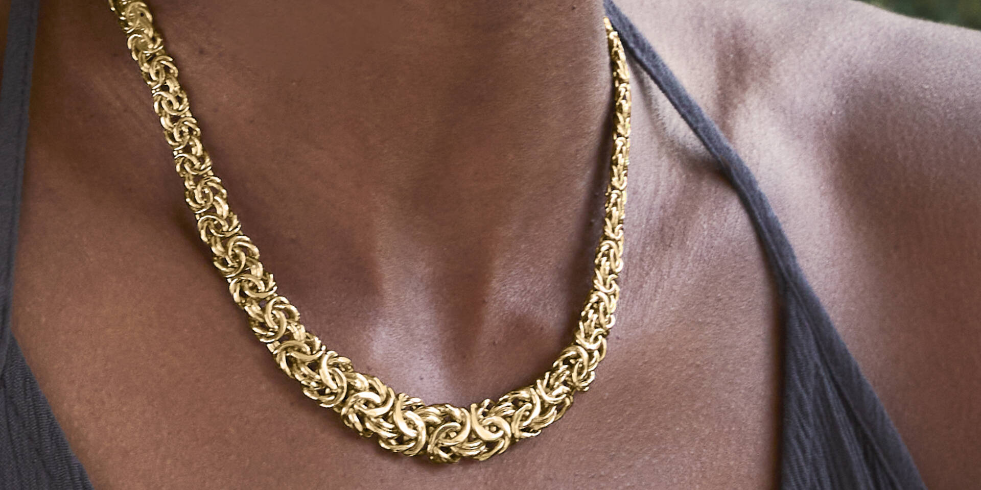 graduated gold byzantine bracelet