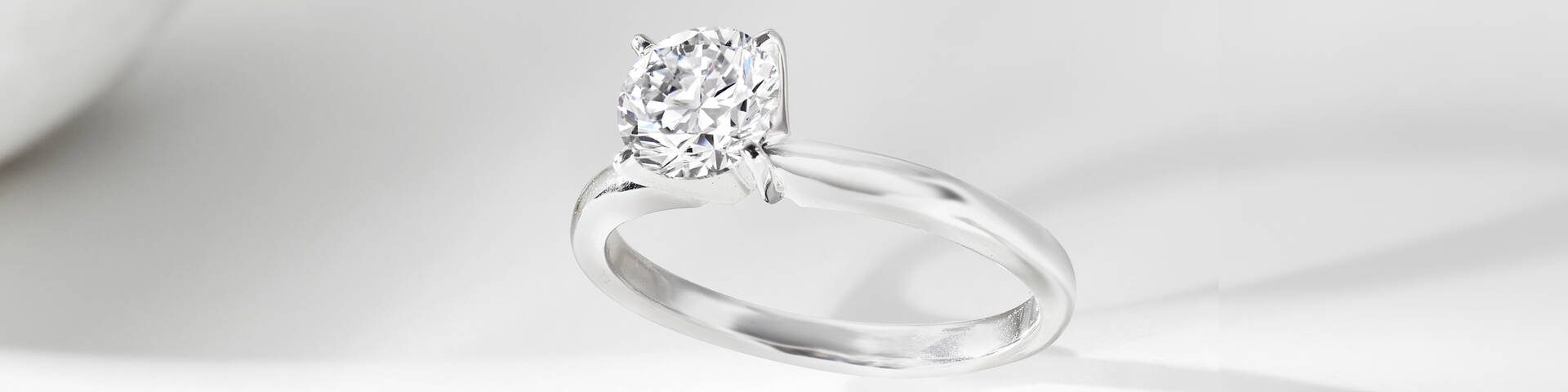 14kt White Gold Round Diamond Engagement Ring