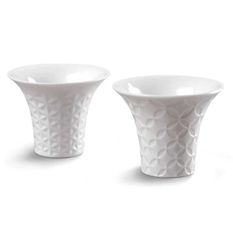Lladro &quot;Hitoiki&quot; Set of 2 Porcelain Sake Cups image number 0