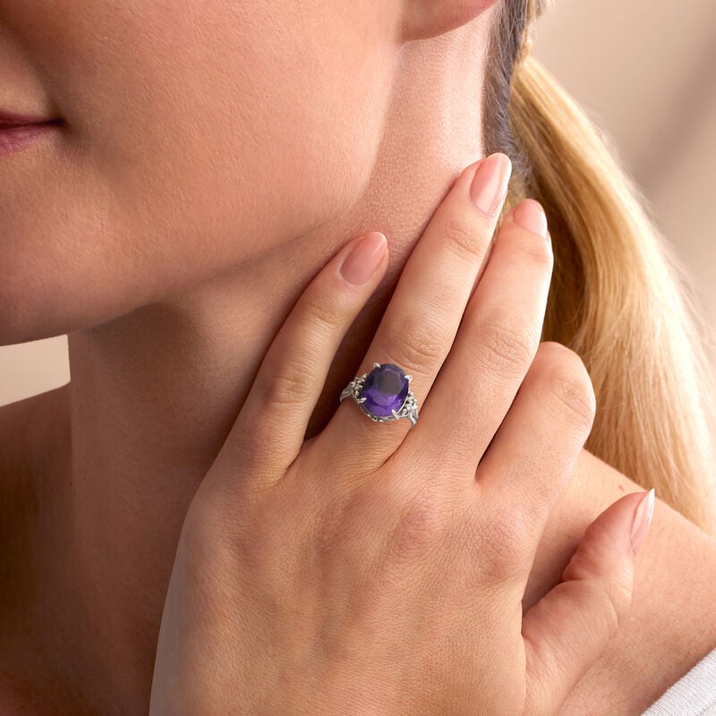 C. 1990 Vintage 6.00 Carat Amethyst Ring with Diamonds in Platinum. Size 5.25 image number 1
