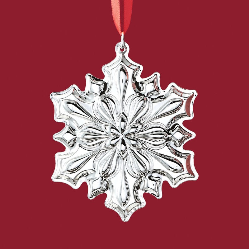 Gorham 2018 Annual Sterling Silver Snowflake Ornament - 49th Edition image number 1