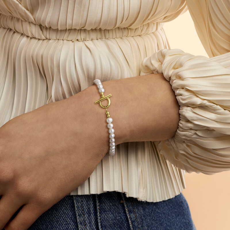 4-5mm Cultured Pearl Toggle Bracelet with 14kt Yellow Gold. 7&quot; image number 1