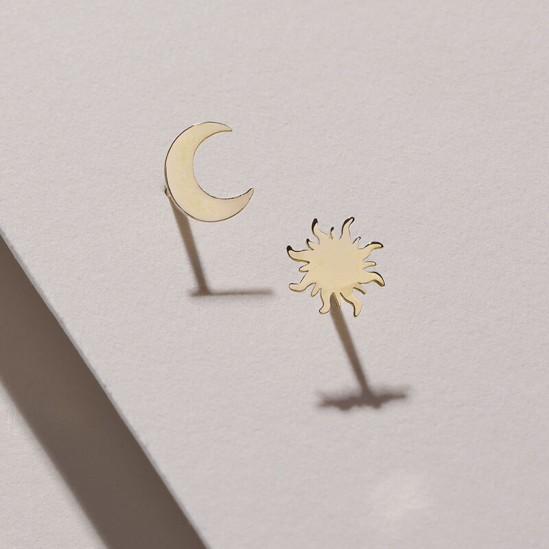 14kt Yellow Gold Mismatched Sun and Moon Earrings image number 2