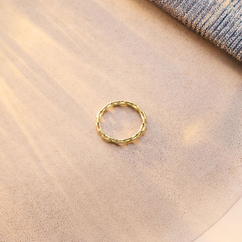 10kt Yellow Gold Paper Clip Link Ring. Size 6