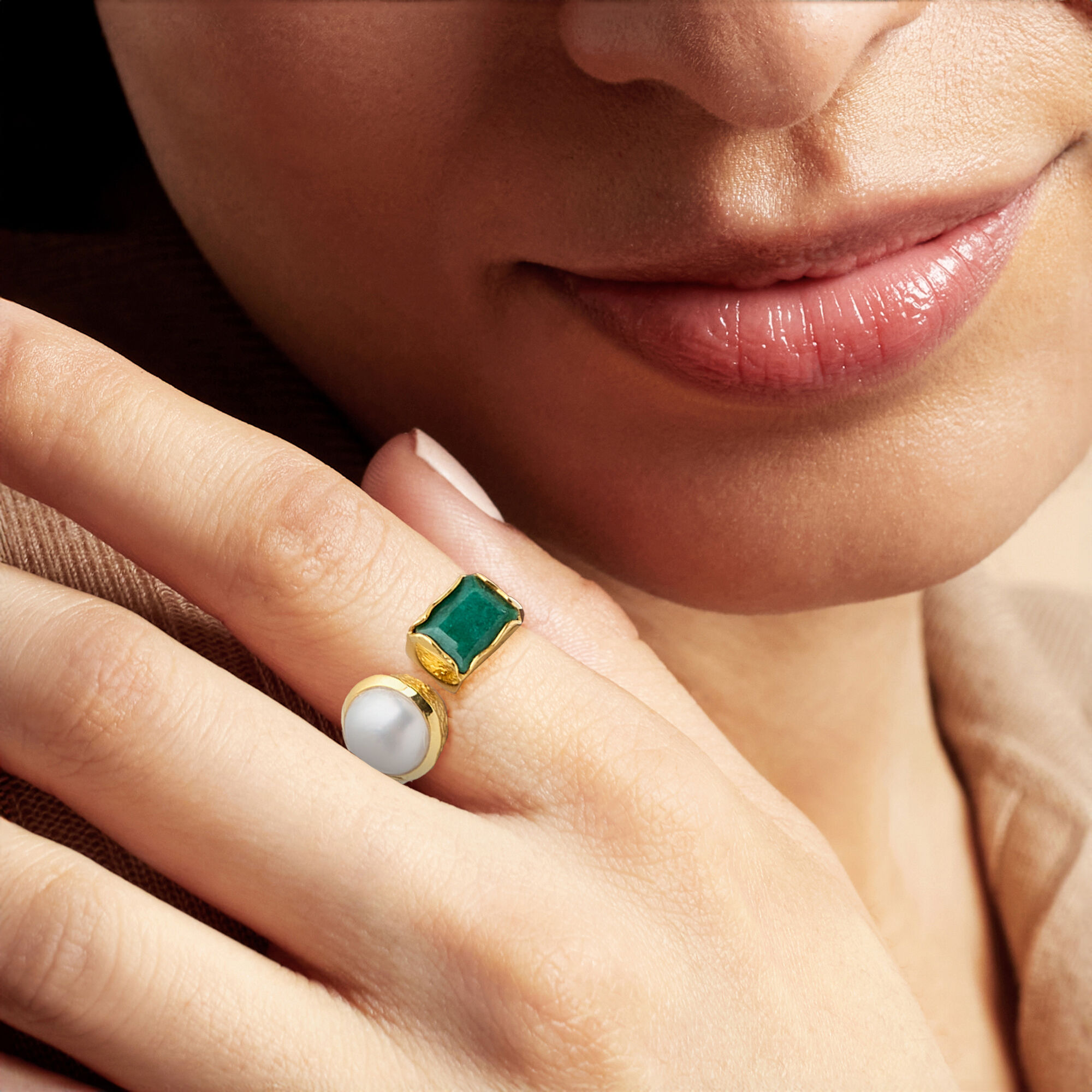 8-8.5mm Cultured Pearl and 1.90 Carat Emerald Toi et Moi Ring in
