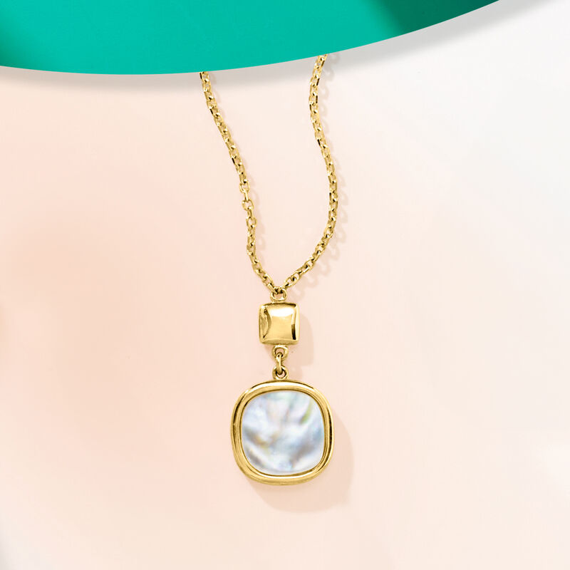 Italian Mother-of-Pearl Necklace in 14kt Yellow Gold image number 2
