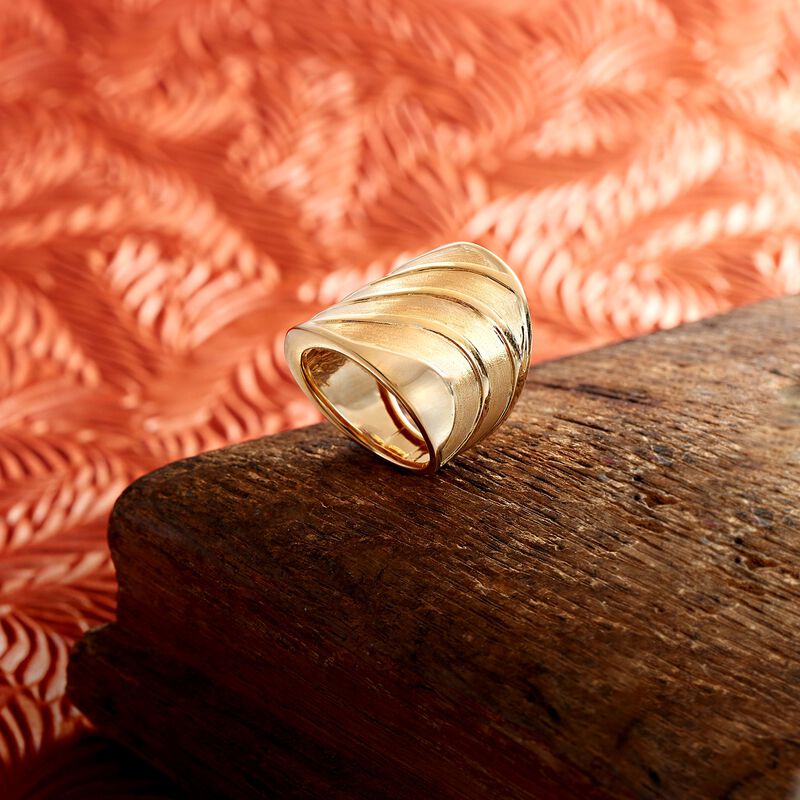 Italian 18kt Yellow Gold Satin-Finished and Polished Wave Ring. Size 5 image number 3