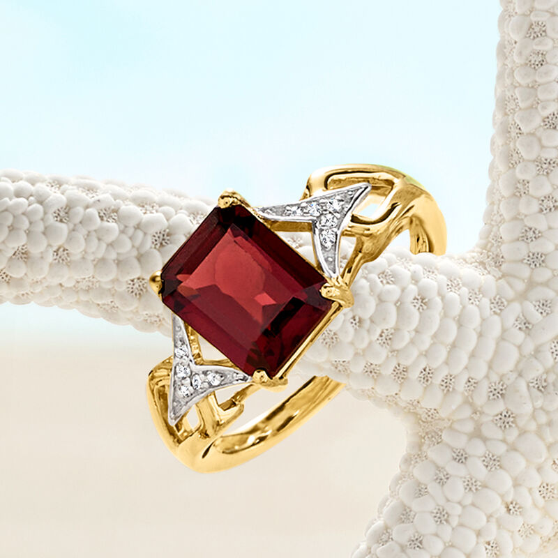 2.20 Carat Garnet Ring with Diamonds in 14kt Yellow Gold image number 3