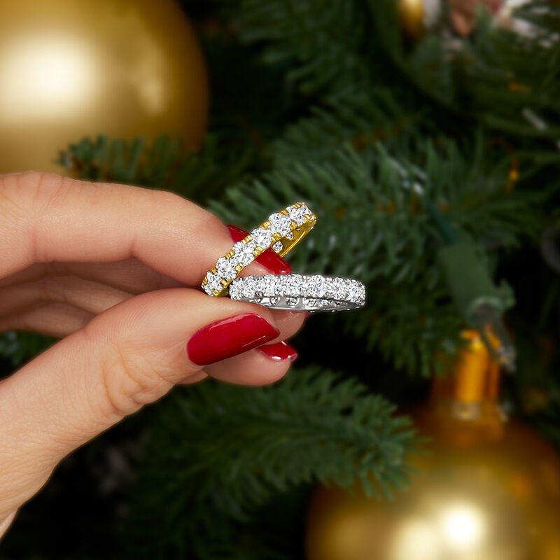 4.00 ct. t.w. Diamond Eternity Band in 14kt Yellow Gold image number 4