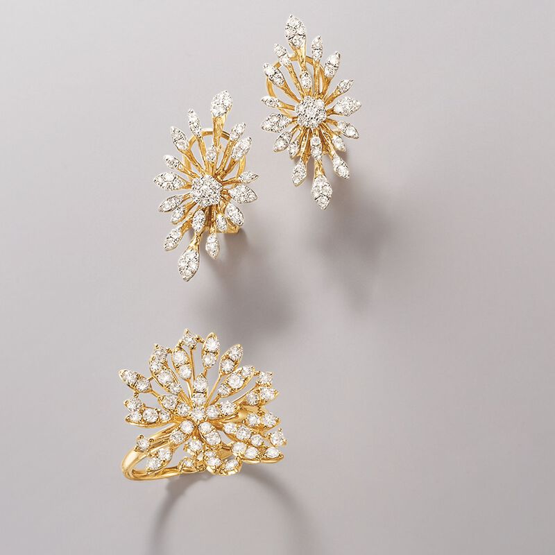 .82 ct. t.w. Diamond Starburst Earrings in 14kt Yellow Gold image number 4