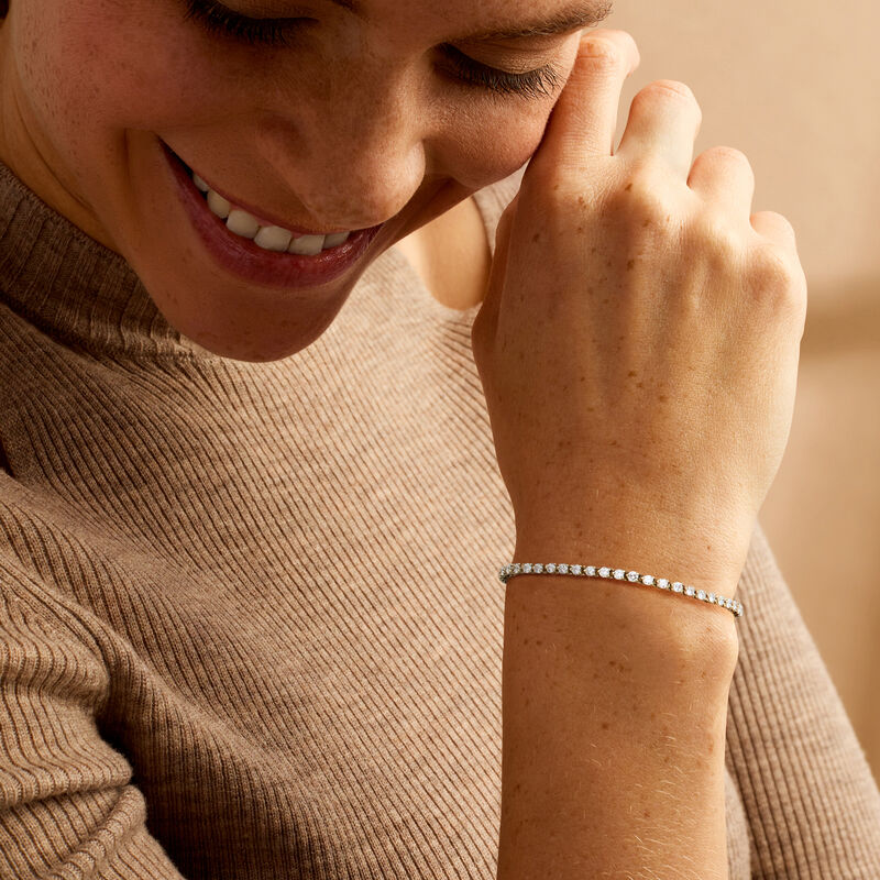 C. 1990 Vintage 2.00 ct. t.w. Diamond Tennis Bracelet in 18kt Yellow Gold. 7" image number 1