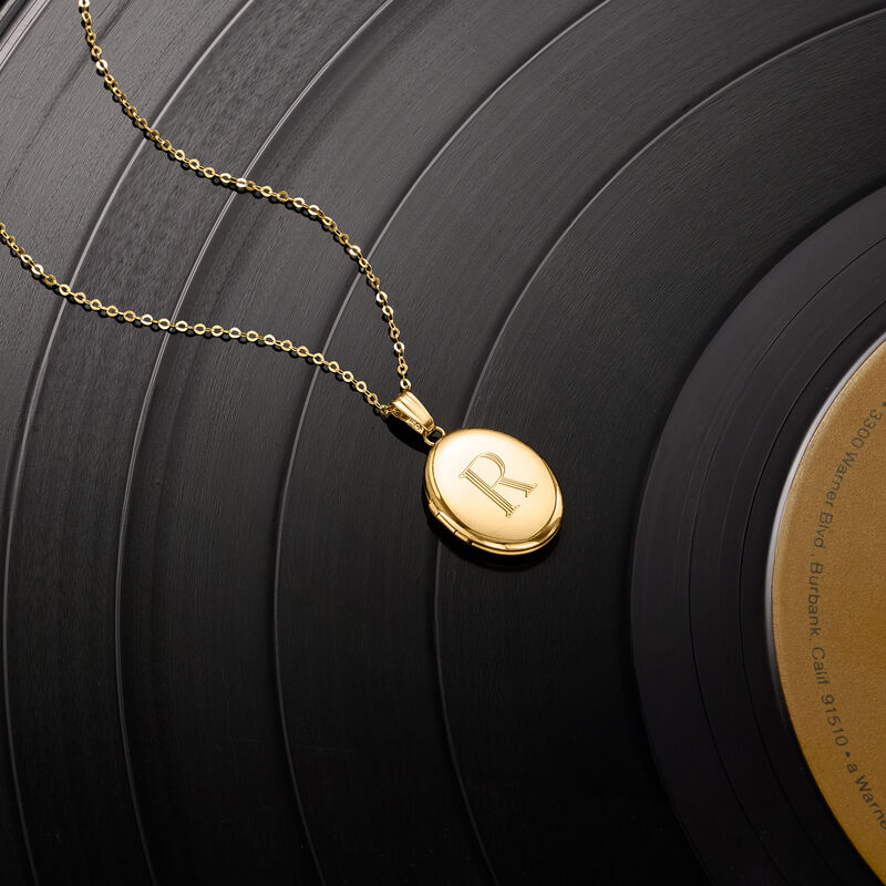 10kt Yellow Gold Personalized Oval Locket Necklace image number 3