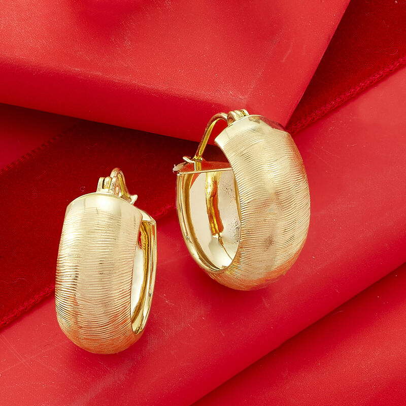 14kt Yellow Gold Huggie Hoop Earrings image number 2