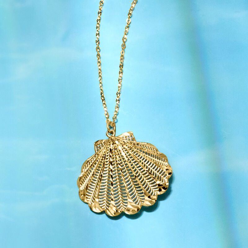 Italian 14kt Yellow Gold Scallop Seashell Necklace image number 3