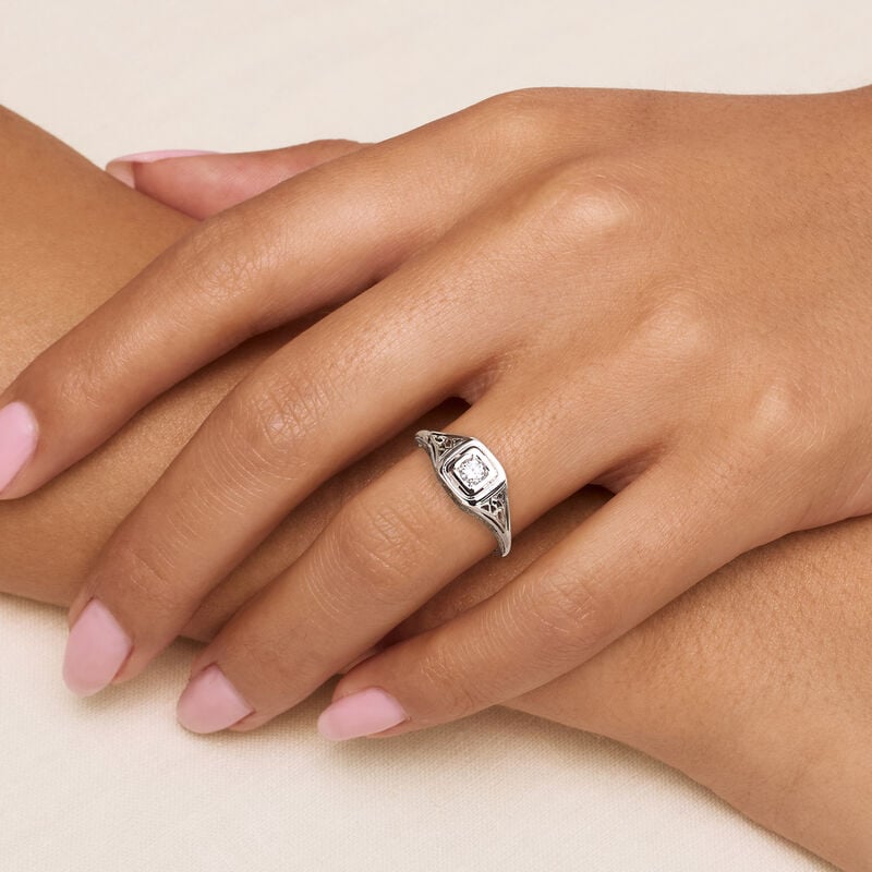 C. 1960 Vintage .15 Carat Diamond Filigree Ring in 18kt White Gold. Size 7 image number 1