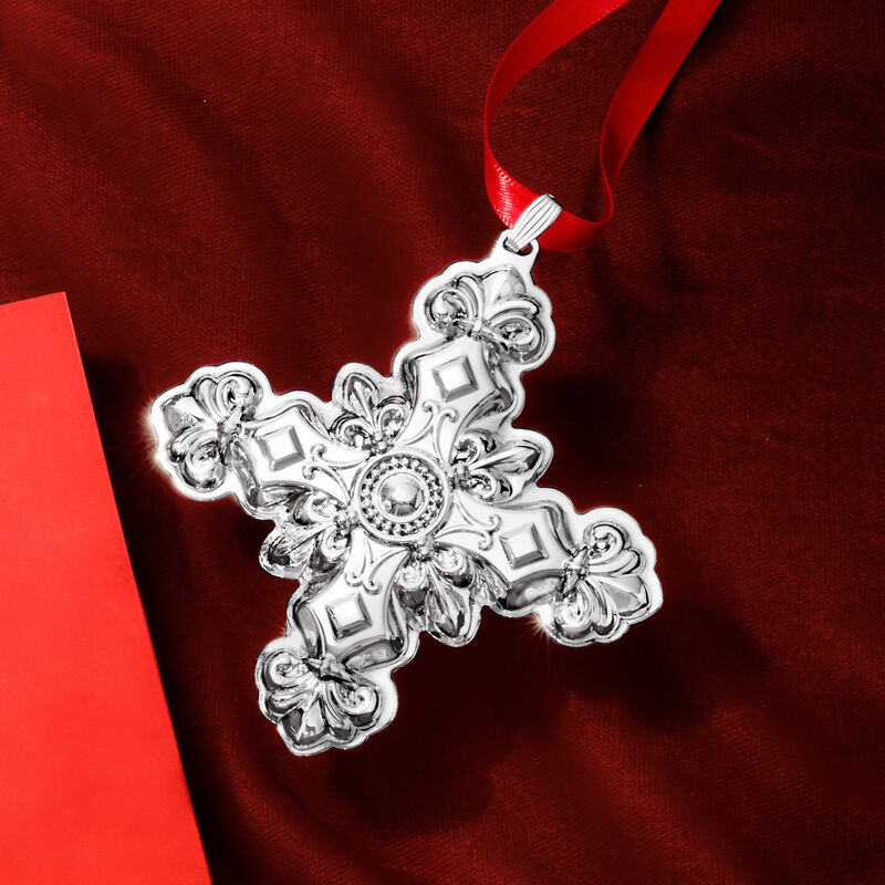 Reed & Barton 2024 Sterling Silver Annual Christmas Cross Ornament - 54th Edition image number 3
