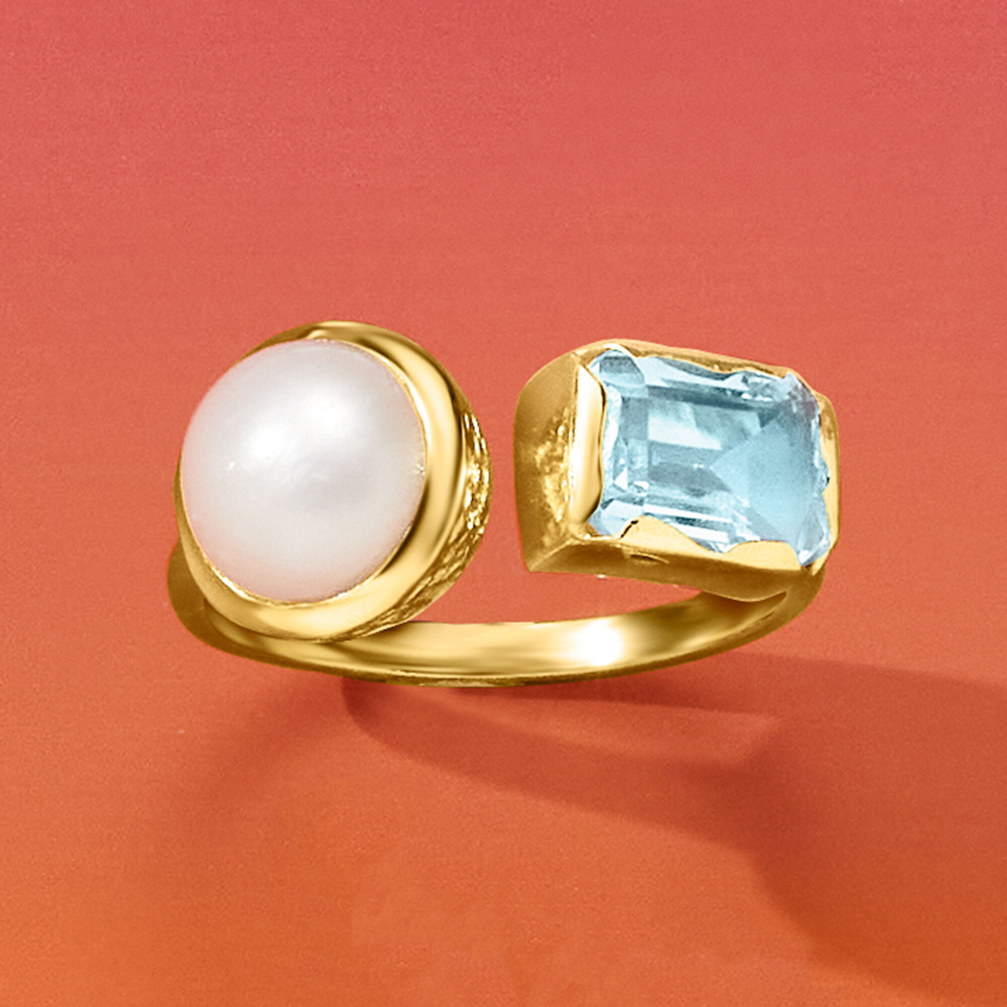 8-8.5mm Cultured Pearl and 1.70 Carat Sky Blue Topaz Toi et Moi