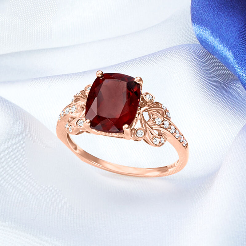 3.90 Carat Garnet and .15 ct. t.w. Diamond Ring in 14kt Rose Gold image number 3