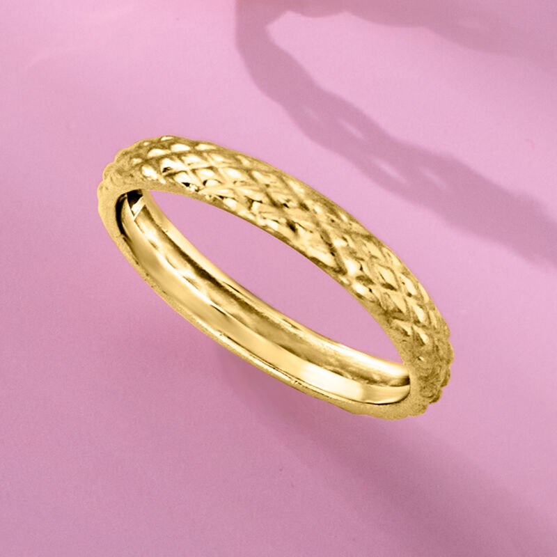 18kt Yellow Gold Quilted Ring image number 6
