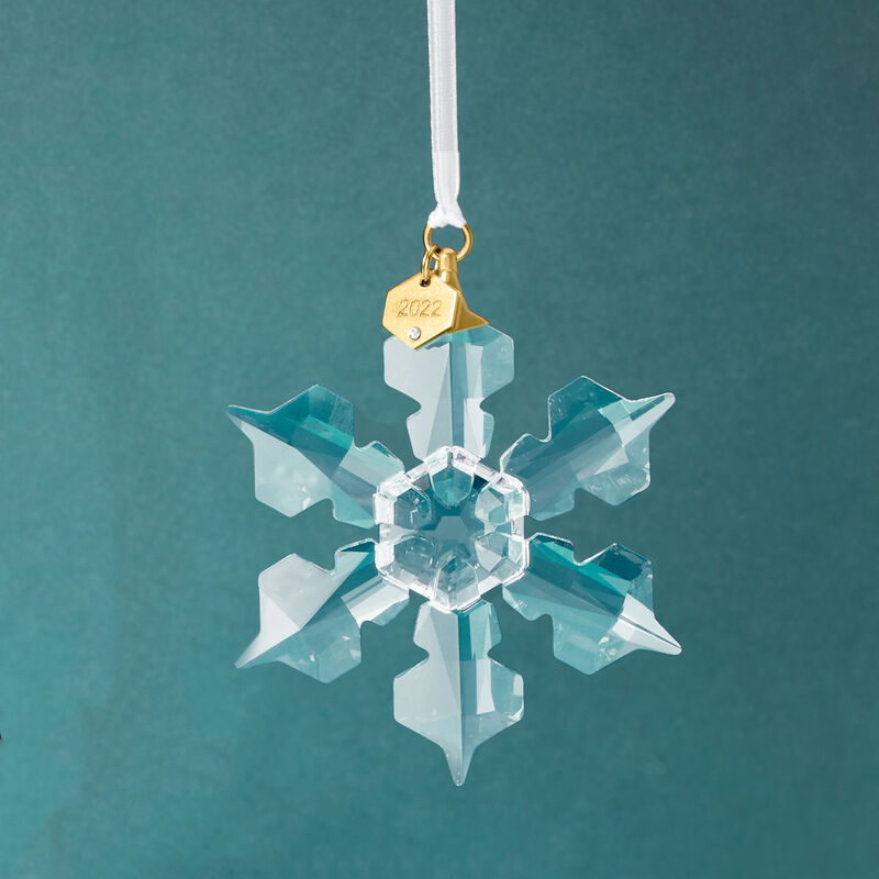 Swarovski Crystal 2022 Annual Snowflake Ornament  image number 2