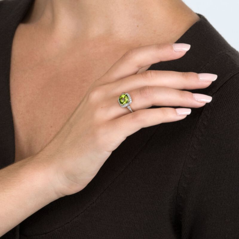 2.40 Carat Peridot Ring with Diamond Accents in 14kt Yellow Gold image number 4