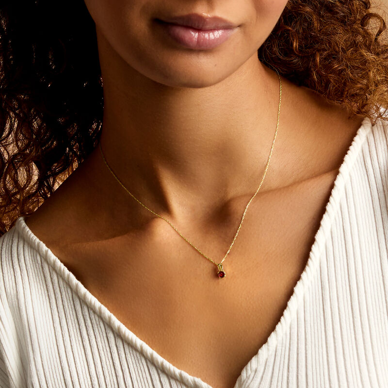 .28 Carat Garnet Pendant Necklace in 14kt Yellow Gold image number 3