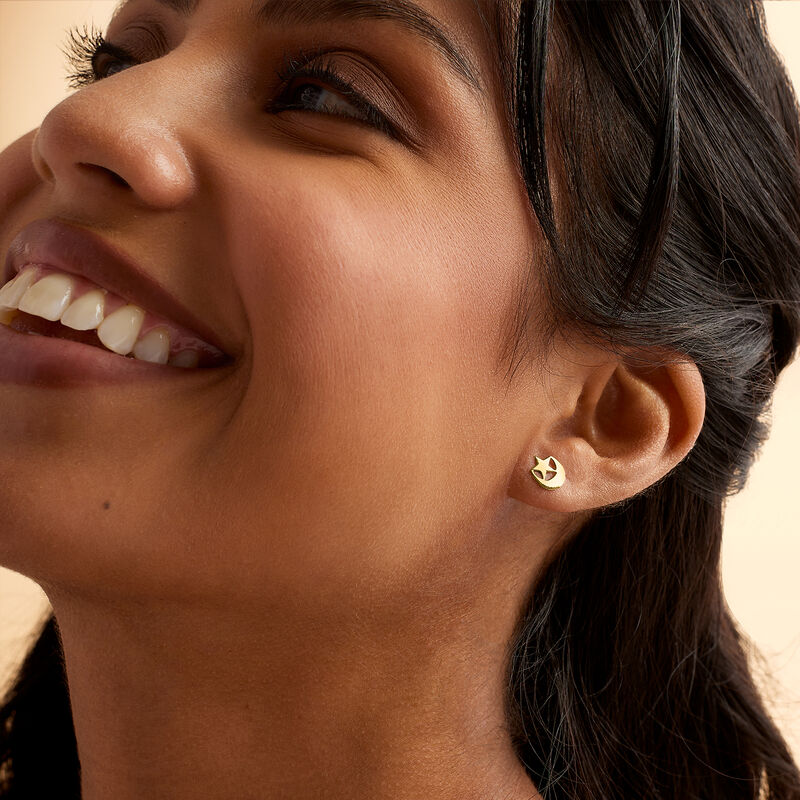 14kt Yellow Gold Star and Moon Earrings image number 3
