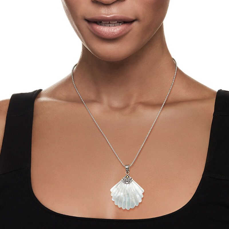 Mother-of-Pearl Bali-Style Shell Pendant Necklace in Sterling Silver with 18kt Yellow Gold image number 1