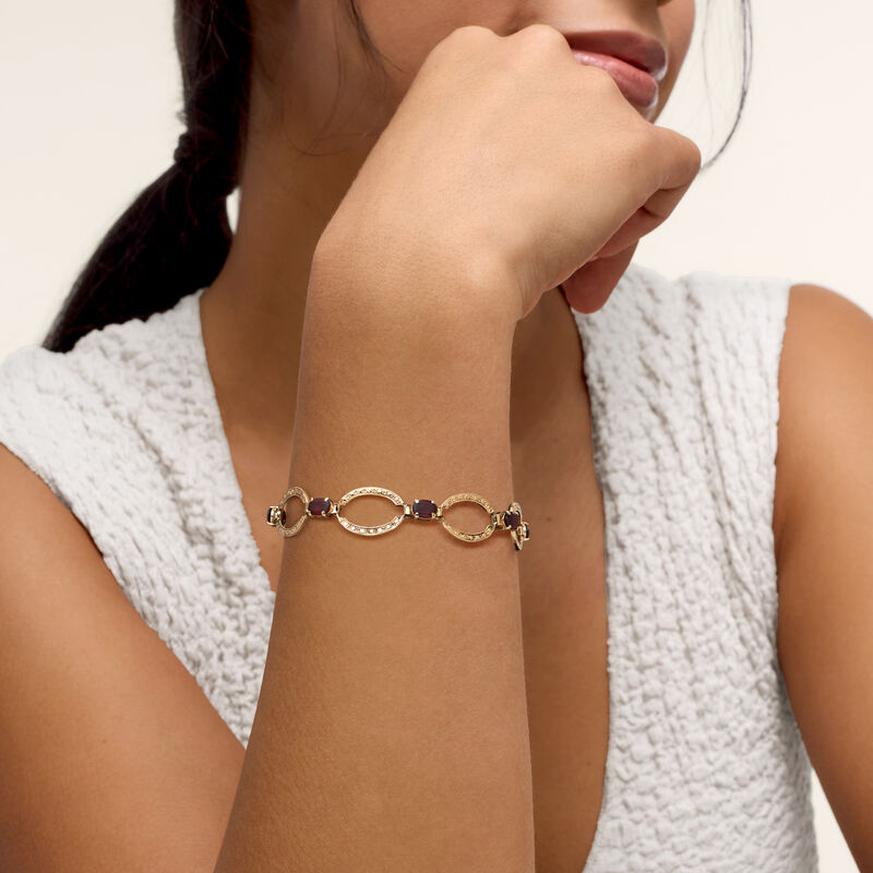 C. 1990 Vintage 6.00 ct. t.w. Garnet Oval-Link Bracelet in 14kt Yellow Gold. 8" image number 1