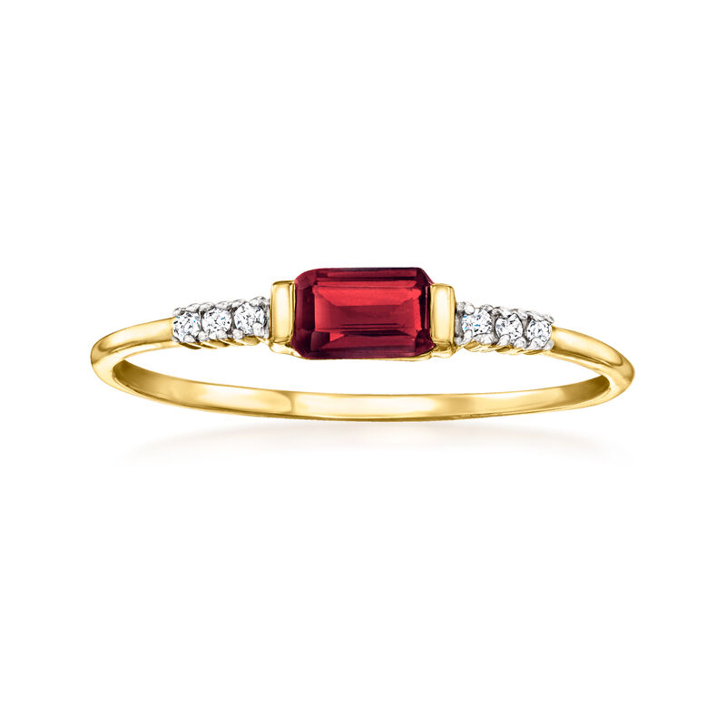 .30 Carat Garnet Ring with Diamonds in 14kt Yellow Gold image number 0