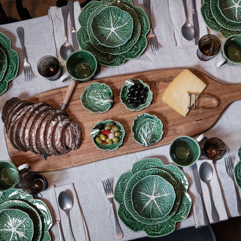 Bordallo Pinheiro "Cabbage" Leaf Oval Platter image number 1
