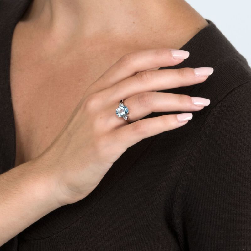 2.00 Carat Aquamarine and Diamond Ring in 14kt White Gold image number 3