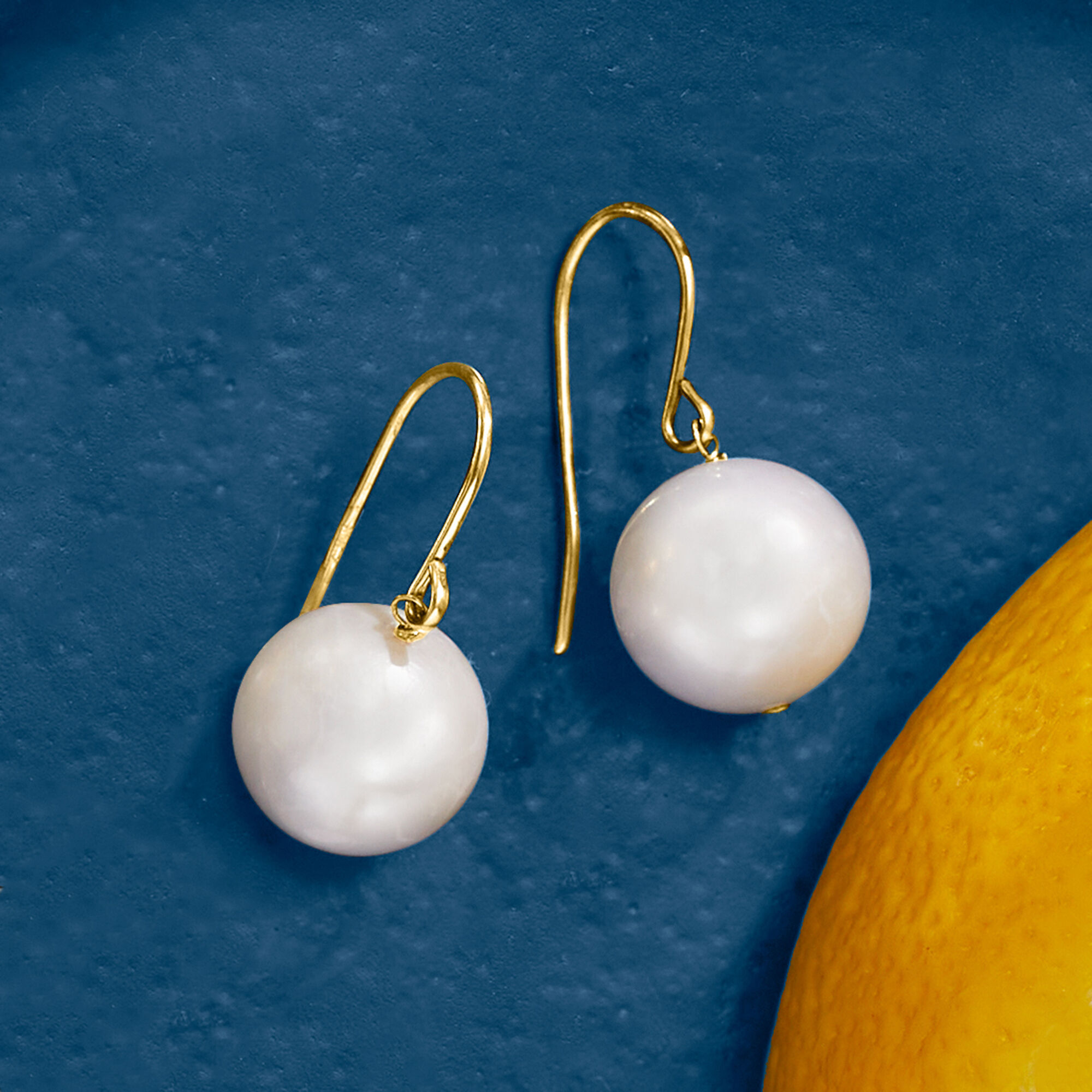 Pearl leverback earrings yellow gold top