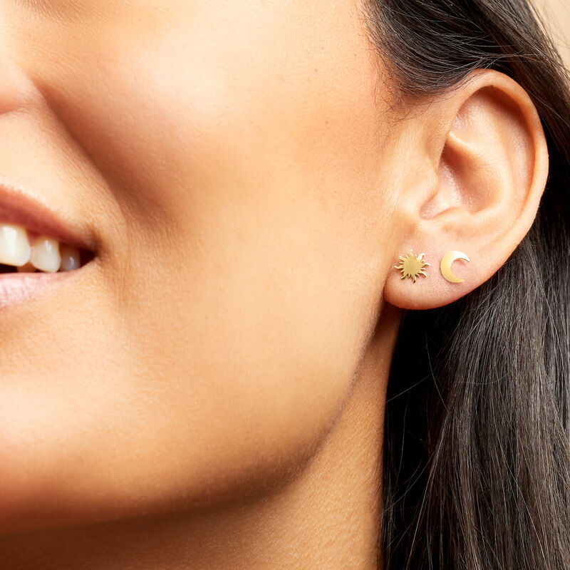 14kt Yellow Gold Mismatched Sun and Moon Earrings image number 3