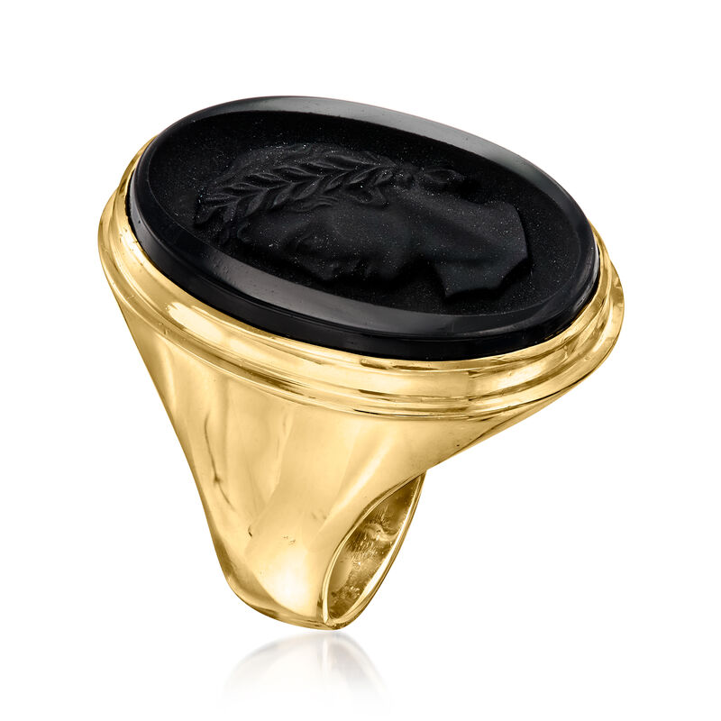 C. 1960 Vintage Onyx Intaglio Ring in 14kt Yellow Gold. Size 9 image number 1