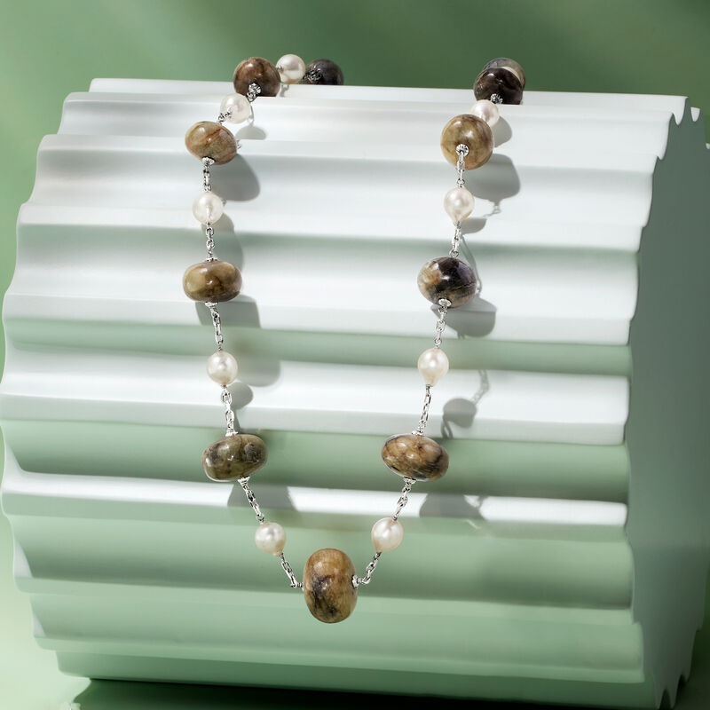 C. 1980 Vintage 11-17mm Green Labradorite and 7mm Cultured Pearl Station Necklace in 18kt White Gold. 19.5&quot; image number 2