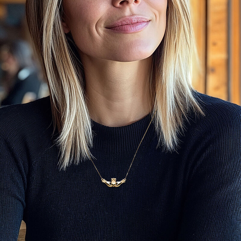 14kt Yellow Gold Claddagh Necklace image number 1