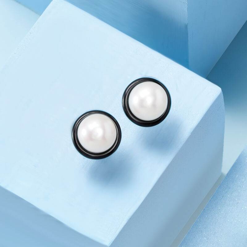 10-10.5mm Cultured Pearl and Black Onyx Earrings in 14kt Yellow Gold  image number 2