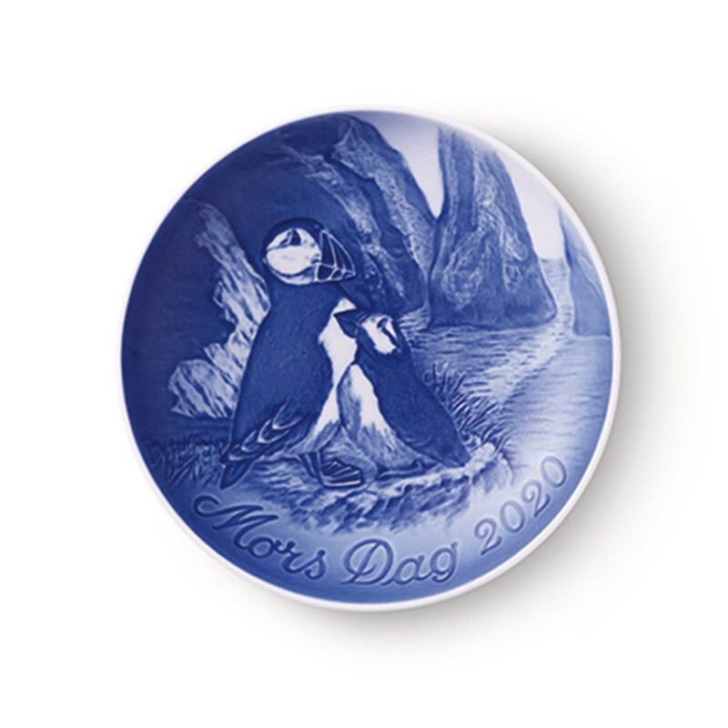 Royal Copenhagen &quot;Bing & Grondahl&quot; 2020 Mother's Day Porcelain Plate image number 0